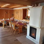 Brauner Hirsch 2*