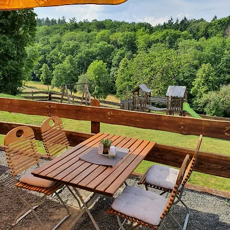 Brauner Hirsch 3*