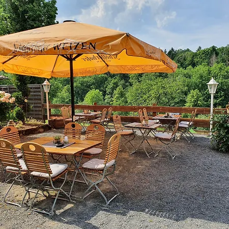 Brauner Hirsch 2*