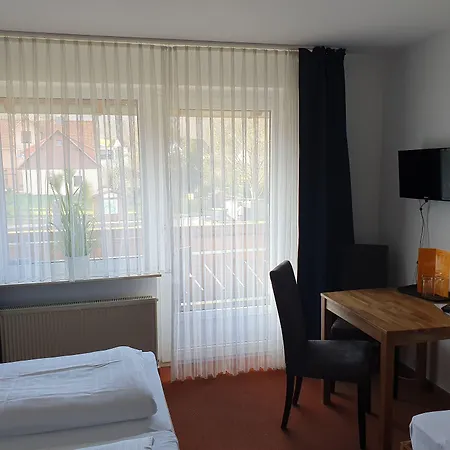 Brauner Hirsch 2*