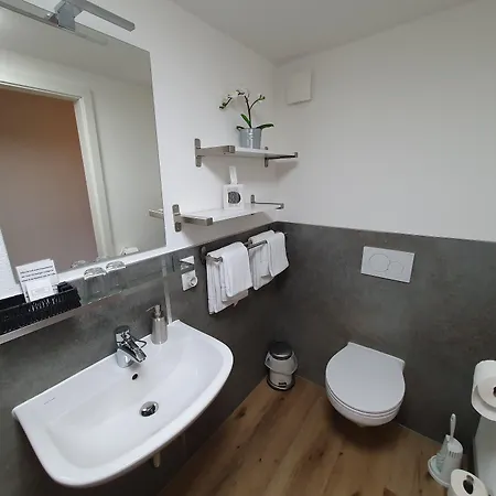 Gasthof Brauner Hirsch 2*