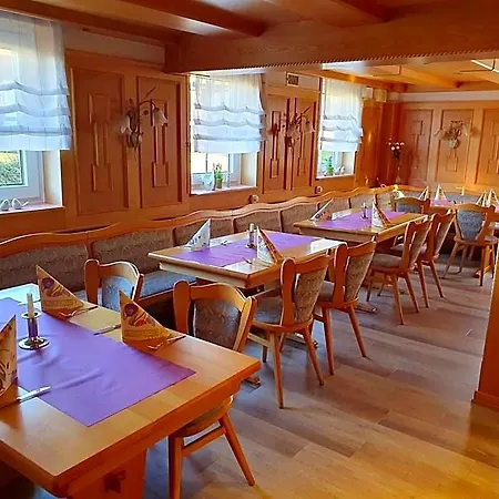 Gasthof Brauner Hirsch 2*